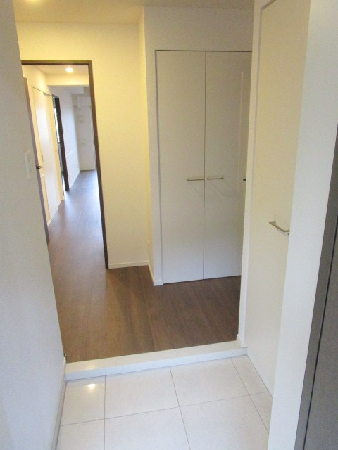 キュロコ玉川学園　東棟の玄関|別部屋参考写真になります