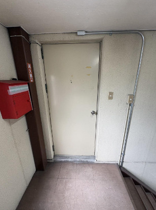 守山市播磨田町の事務所の玄関