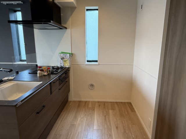 Ｂｒｏｎｎｌｅｙ　Ｃｏｕｒｔのキッチン|同建物別室参考写真