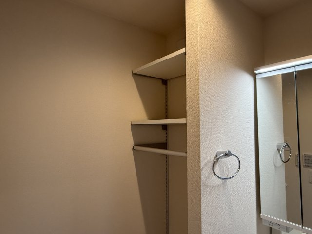 Ｂｒｏｎｎｌｅｙ　Ｃｏｕｒｔの収納|同建物別室参考写真