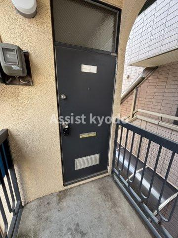 上北沢ホワイトコーポの玄関