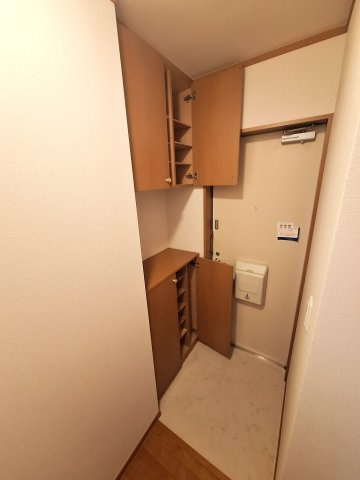 石橋メゾンの玄関