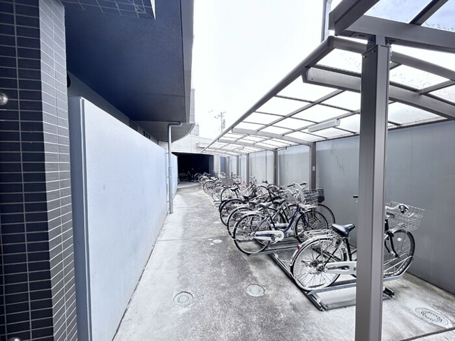 【その他共用部分】 | アムシュトラーセ | 駐輪場