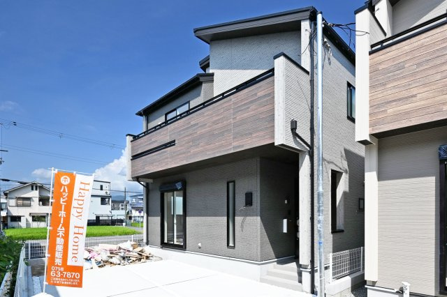 ブルーミングガーデン野間5丁目新築一戸建て│3LDK+並列駐車2台可