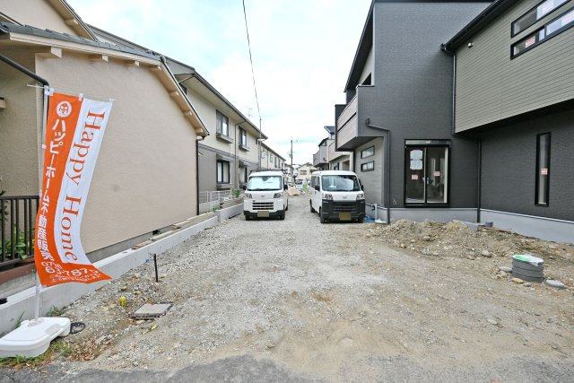 ブルーミングガーデン野間5丁目新築一戸建て│3LDK+並列駐車2台可の前面道路含む現地写真|2号棟、3号棟協定道路です。