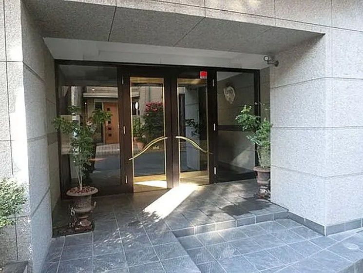 フロムファーストビルのエントランス