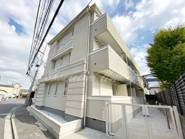 横浜市戸塚区戸塚町のアパートの外観