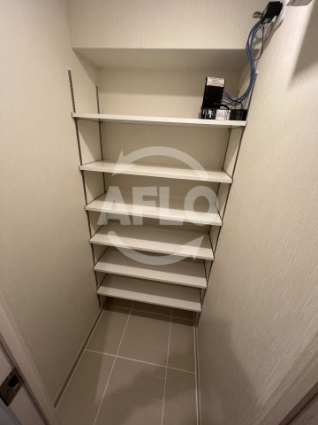 パークフラッツ弁天町駅前の収納|ミッドフラッツ弁天町駅前　シューズインクローゼット