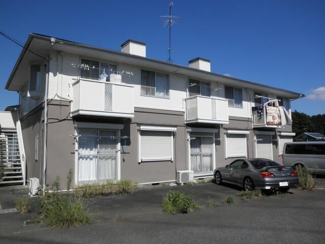 大和市下和田のアパートの外観