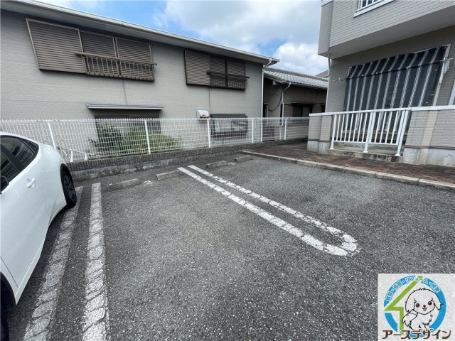 エンジェルミタニの駐車場