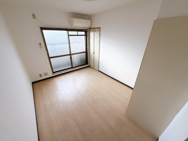 【居間・リビング】 | アパートメント摂津Ⅱ