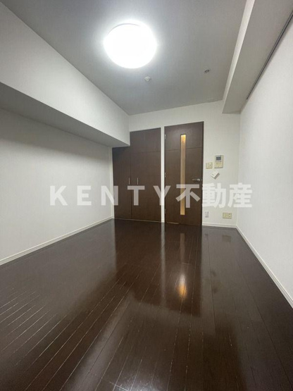 【居間・リビング】 | 東京　蒲田　Square Tower | こちらの居間で趣味の時間をお楽しみください