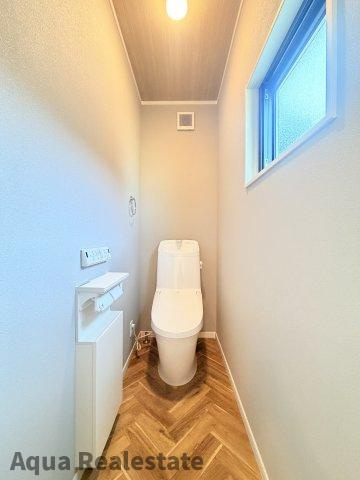 藍住町富吉字大向　新築分譲住宅のトイレ|シンプルで使いやすいトイレです