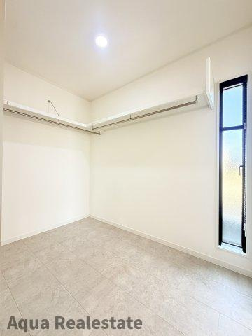 藍住町富吉字大向　新築分譲住宅の収納|大きなものも収納できそうです