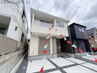 周辺の利便性：スーパーやドラッグストアが徒歩14分圏内にあります。