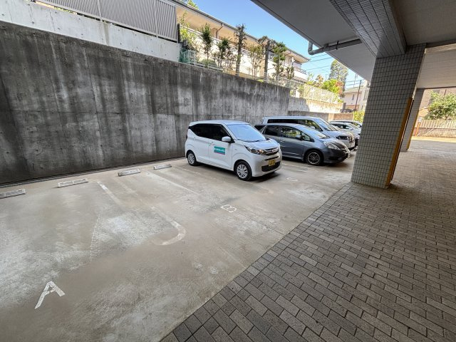 アルス北柏の駐車場