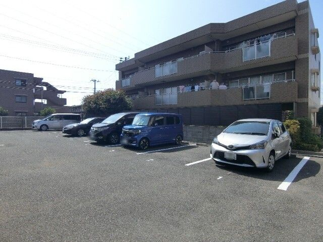 Cozy緑が丘A棟の駐車場