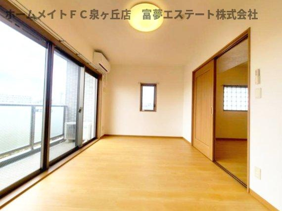 YF泉ヶ丘の洋室