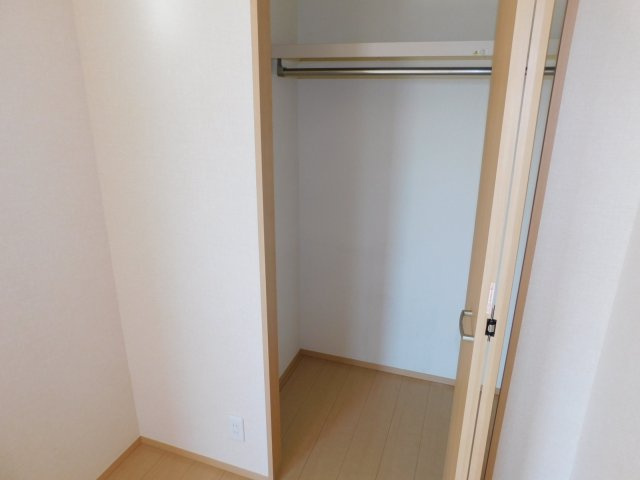 グレイスコートの収納|別部屋の写真です
