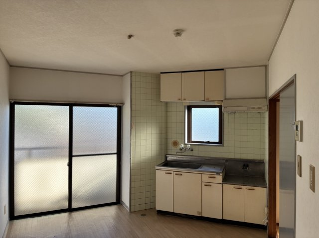 呉市天応南町の賃貸マンションの居間・リビング