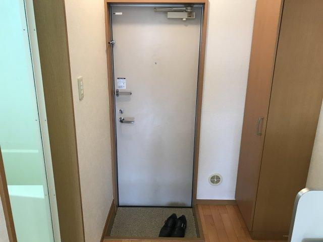 プログレ中央の玄関