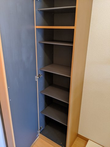 プログレ中央の収納