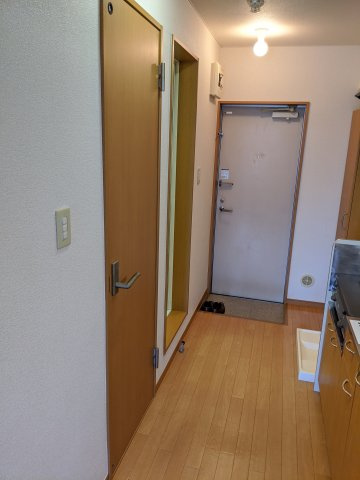 プログレ中央の玄関