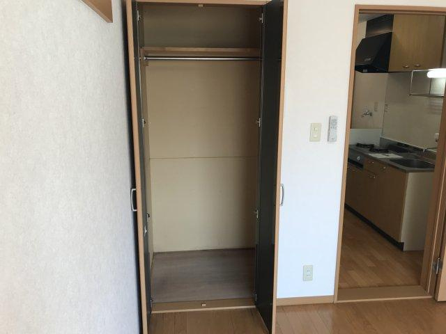 プログレ中央の収納