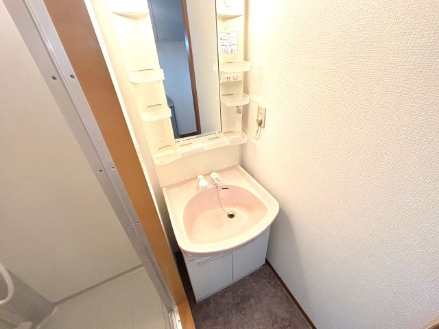 Ａ，Ｂｒｅｅｚｅの洗面所