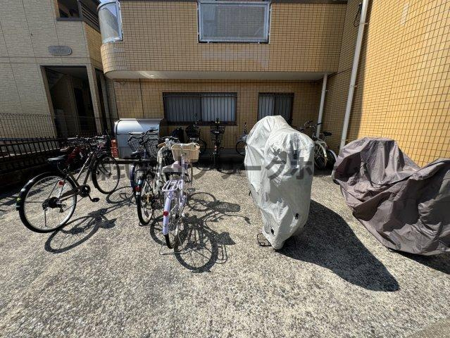 サンパレス第2牟礼の駐車場