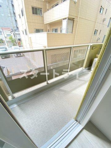 大阪市淀川区西中島４丁目の賃貸マンションのバルコニー