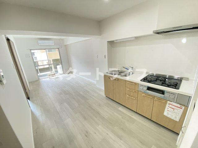 大阪市淀川区西中島４丁目の賃貸マンションの居間・リビング