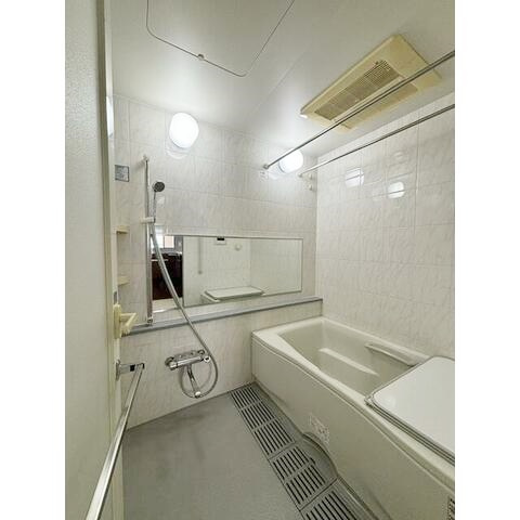 藤沢市川名の賃貸マンションの浴室