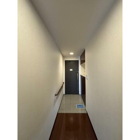 藤沢市川名の賃貸マンションの玄関