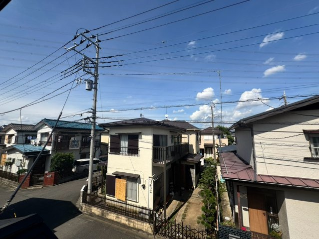 狭山市北入曽中古戸建の展望|前面に遮るものがなく広々とした空が広がる見晴らしの良さが魅力！周囲の開放感を感じながら、心地よい眺望を日常の一部として楽しめます。日々の忙しさを忘れさせてくれる、心地よい開放感に満ちた住環境です。