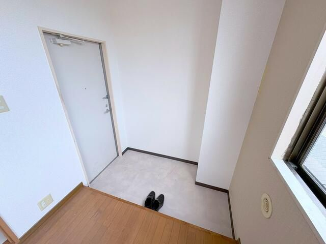 富士ビルの玄関