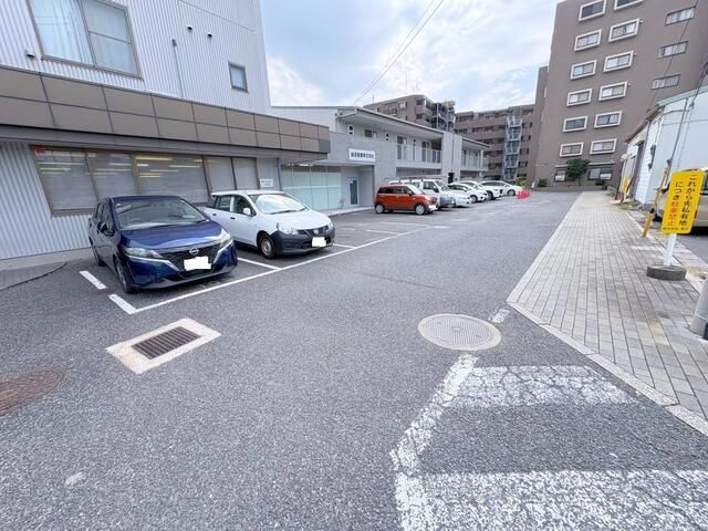 富士ビルの駐車場