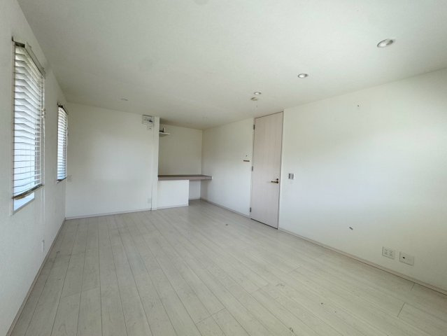 BON JONOーボン・ジョーノー小倉北区片野新町3丁目　3LDKー　【小倉北区　中古戸建て】の洋室|2階洋室は13帖と広々♪　【小倉北区　中古戸建て】