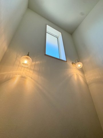 BON JONOーボン・ジョーノー小倉北区片野新町3丁目　3LDKー　【小倉北区　中古戸建て】のその他|階段にもお洒落な照明お洒落♪　【小倉北区　中古戸建て】