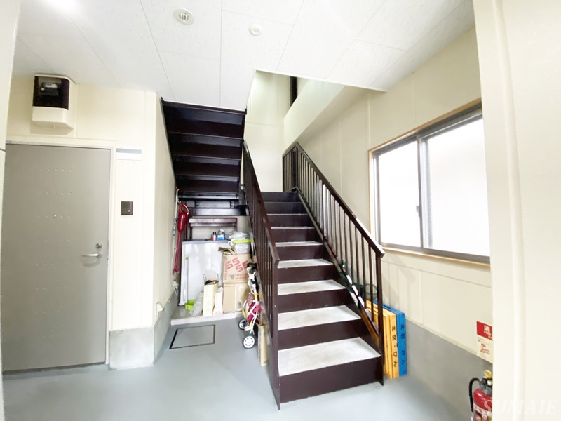 ポルトボヌールのその他共用部分|共用階段です☆