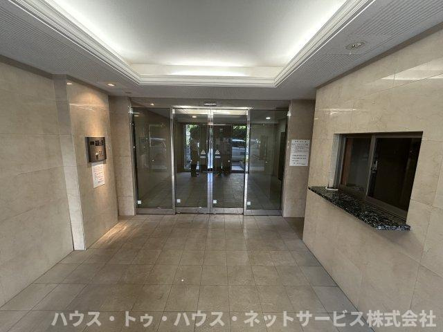 第18シントウキョウビルのロビー
