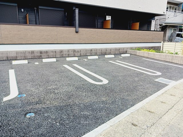 ヒカルサ坂戸の駐車場