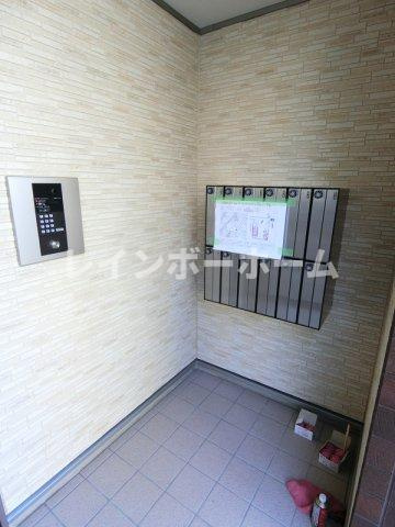 仲介手数料（賃料の1.10ヵ月）の50％OFF対象物件！のエントランス