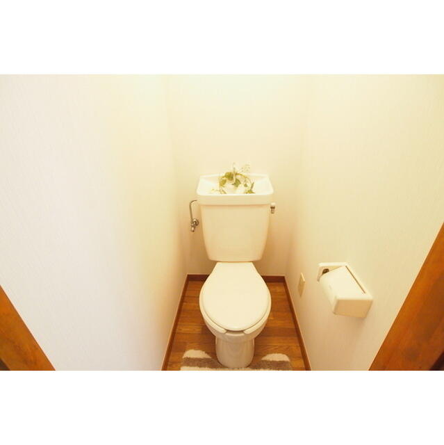 個室トイレでゆったりです
