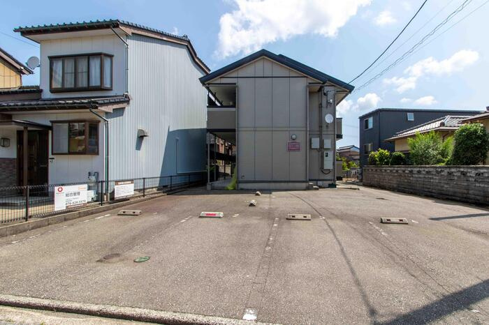 モナリエ中川の駐車場