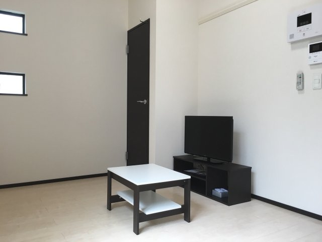 クレイノＳＵＧＡＷＡＲＡの居間・リビング|同タイプの部屋の写真です