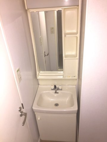 レオパレスＳＡＩＫＡの内装|独立洗面台