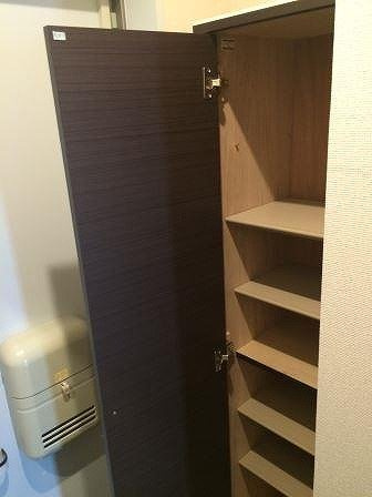 クレイノＫＩＹＯＭＩの玄関|玄関です