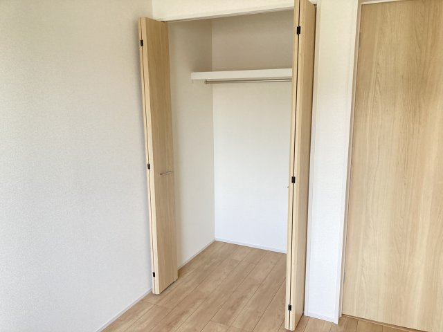 ブルーミングガーデン前橋市上新田町　2号棟の収納|【イメージ画像】2階洋室②収納です