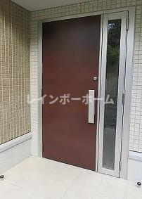 グランディール和光のエントランス